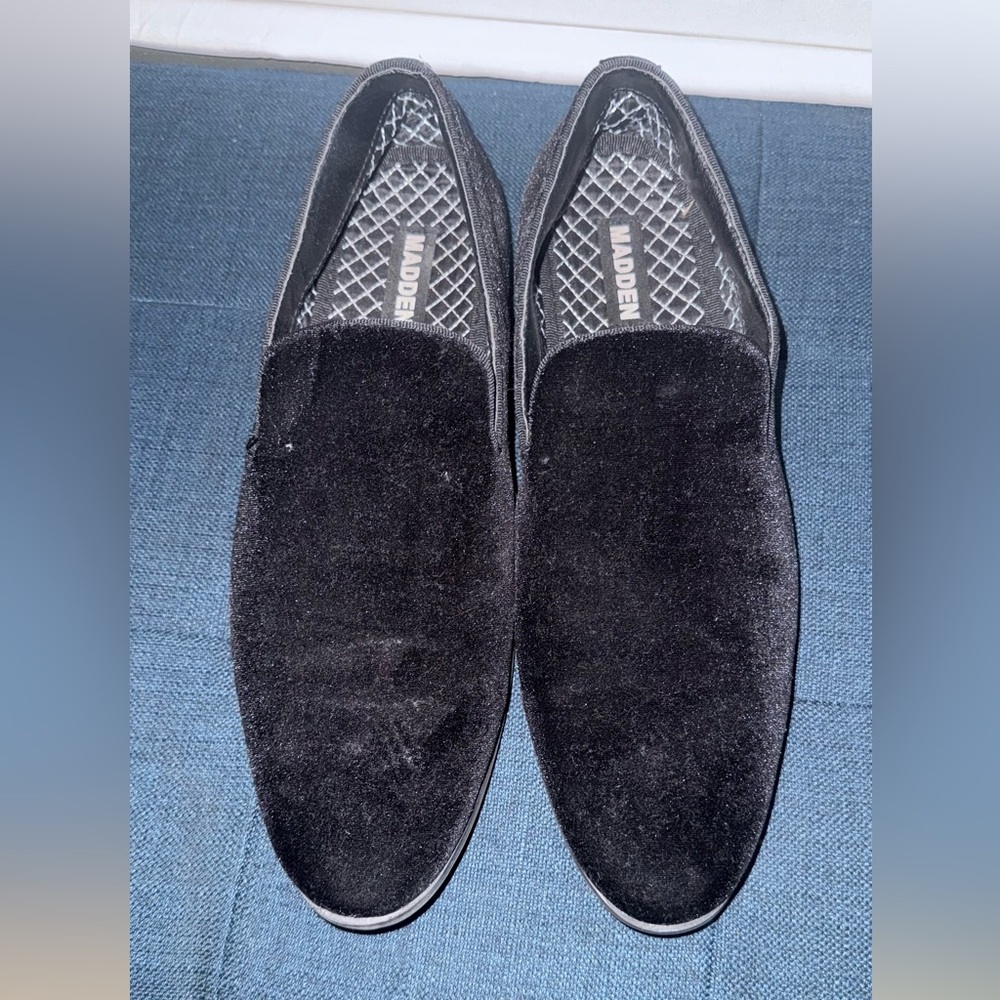 Steve Madden Men's Black Velvet Loafers